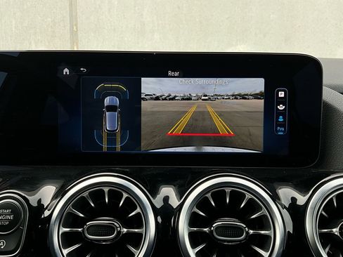 Used 2025 Mercedes-Benz GLA 250 image 35