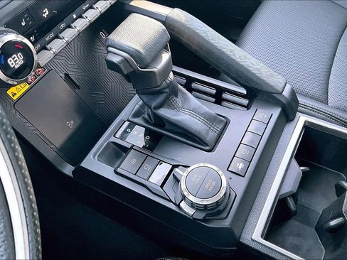 Used 2024 Toyota Tacoma Limited image 17