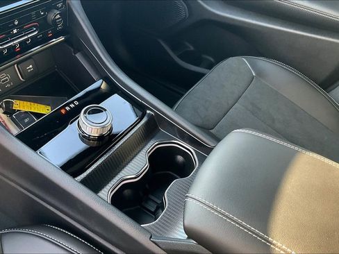 New 2025 Jeep Grand Cherokee Altitude AWD/4WD image 8