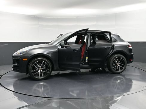 Certified 2026 Porsche Macan AWD/4WD image 37