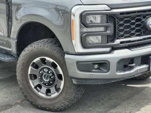 Used 2023 Ford F250 Lariat w/ Lariat Ultimate Package AWD/4WD image 9