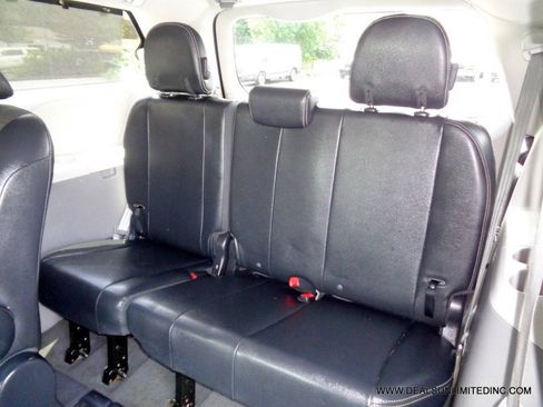Used 2013 Toyota Sienna SE FWD image 14