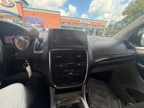 Used 2012 Dodge Grand Caravan Crew w/ Safety Sphere Group FWD image 16