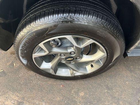 Used 2025 Chevrolet Trax LT image 23