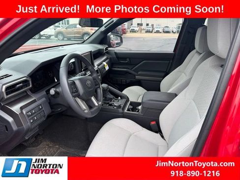 Used 2026 Toyota 4Runner SR5 AWD/4WD image 11