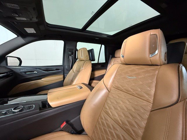 Used 2021 Cadillac Escalade Sport w/ Driver Assist Tech Package AWD/4WD image 5