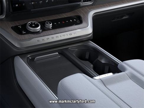 New 2026 Ford Expedition Max Platinum image 15