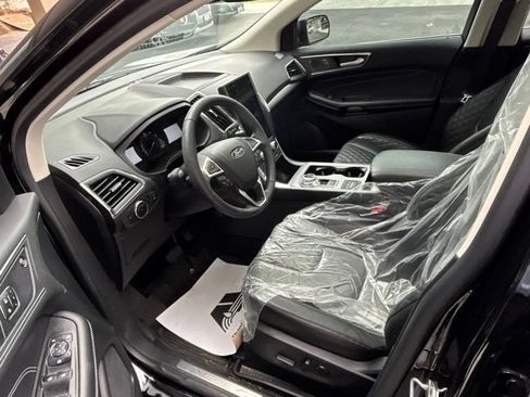 Used 2023 Ford Edge Titanium AWD/4WD image 5