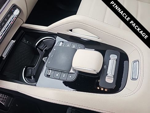 Used 2024 Mercedes-Benz GLS 450 4MATIC image 28