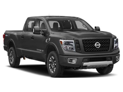 Used 2019 Nissan Titan PRO-4X w/ Pro-4x Convenience Package AWD/4WD image 9