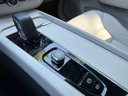 Used 2023 Volvo XC60 B5 Core w/ Climate Package image 29