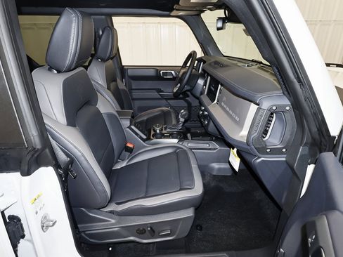 New 2025 Ford Bronco Outer Banks image 14