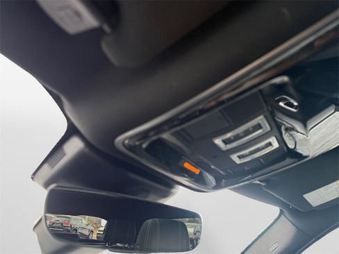 Used 2020 Land Rover Range Rover Velar S image 27