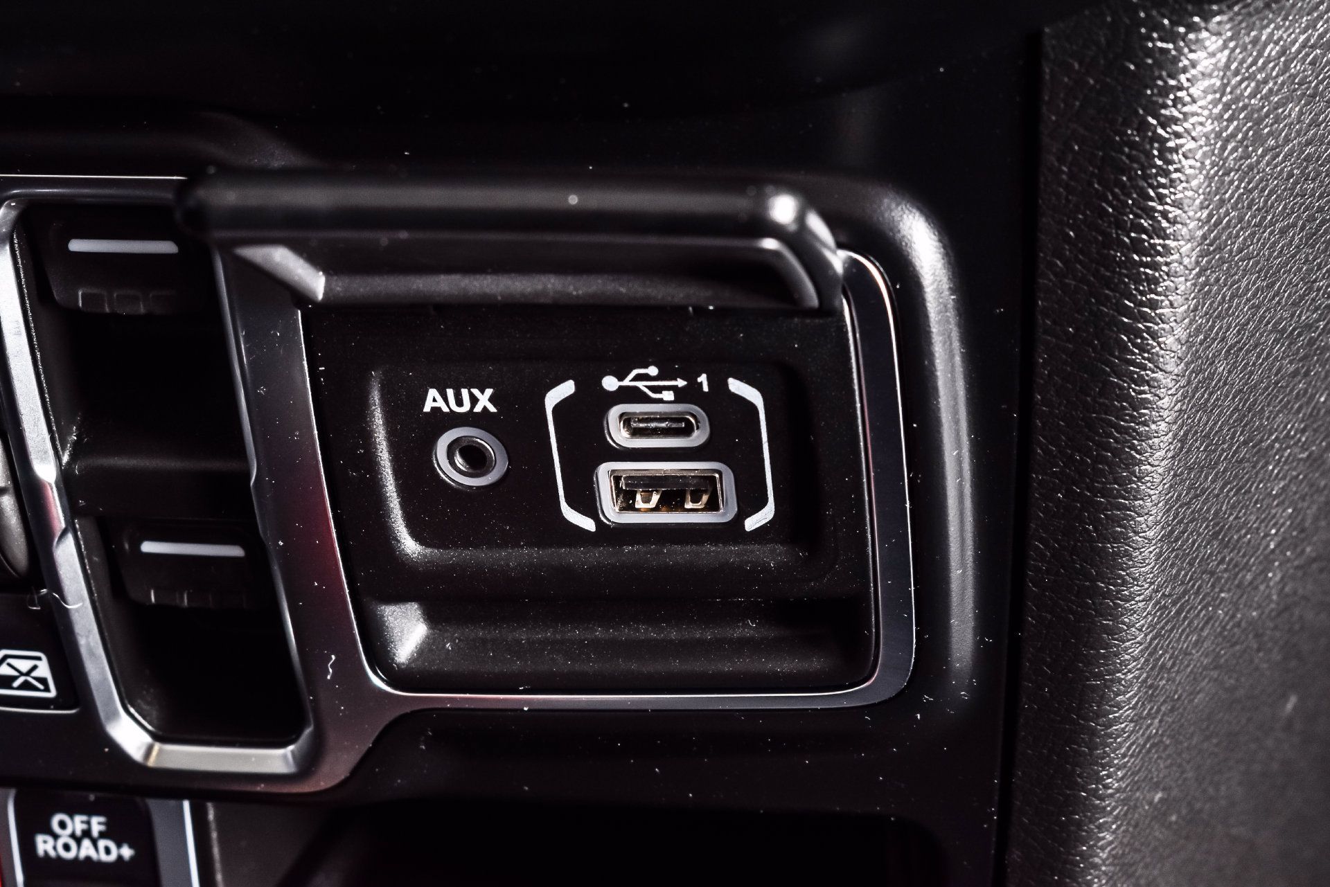 Used 2022 Jeep Gladiator Mojave w/ LED Lighting Group AWD/4WD image 27