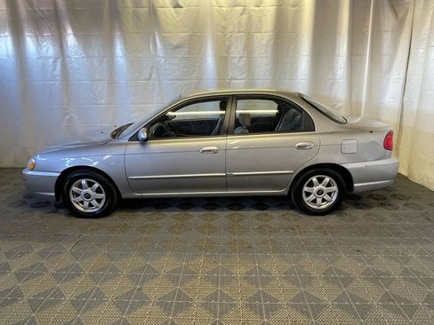 Used 2004 Kia Spectra Sedan FWD image 5