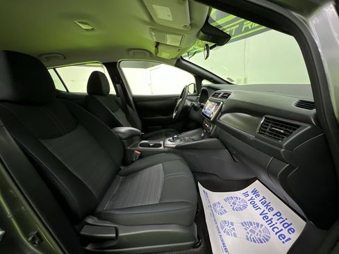 Used 2025 Nissan Leaf S FWD image 26