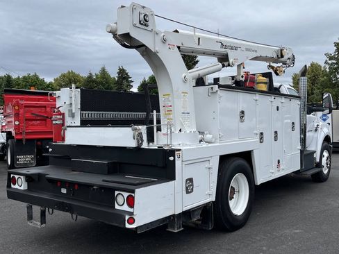 Used 2017 Ford F750 2WD Regular Cab Super Duty image 5
