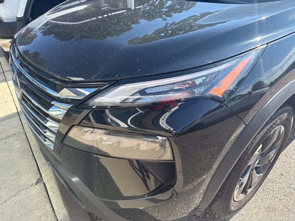 Used 2024 Nissan Rogue SV AWD/4WD image 6