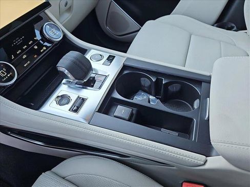 New 2025 Jaguar F-PACE R-Dynamic S image 25
