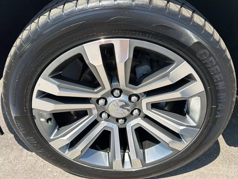 Used 2017 GMC Yukon XL Denali w/ Open Road Package RWD image 37
