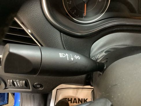 Used 2023 Jeep Cherokee Altitude Lux image 31