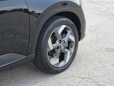 Used 2024 Hyundai Venue SEL FWD image 6
