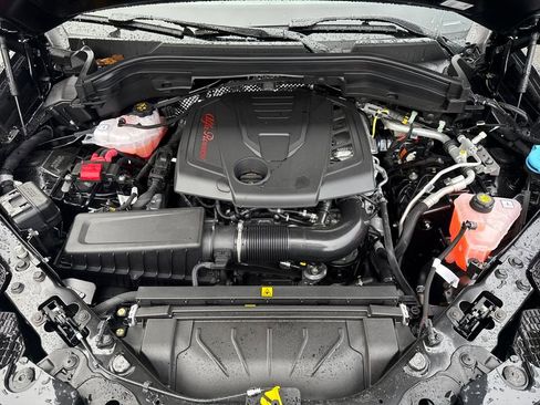 New 2025 Alfa Romeo Stelvio Sprint w/ Convenience Package image 29