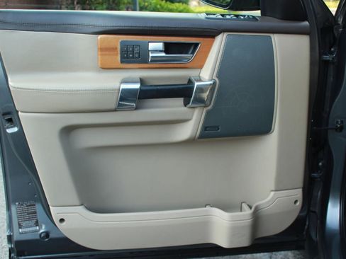 Used 2015 Land Rover LR4 HSE LUX AWD/4WD image 9