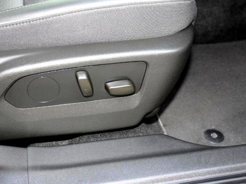 Used 2023 Buick Envision Essence image 22