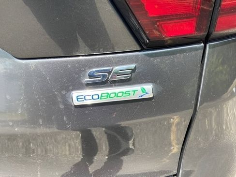 Used 2019 Ford Escape SE FWD image 11