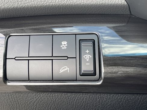 Used 2013 Kia Sorento LX image 11