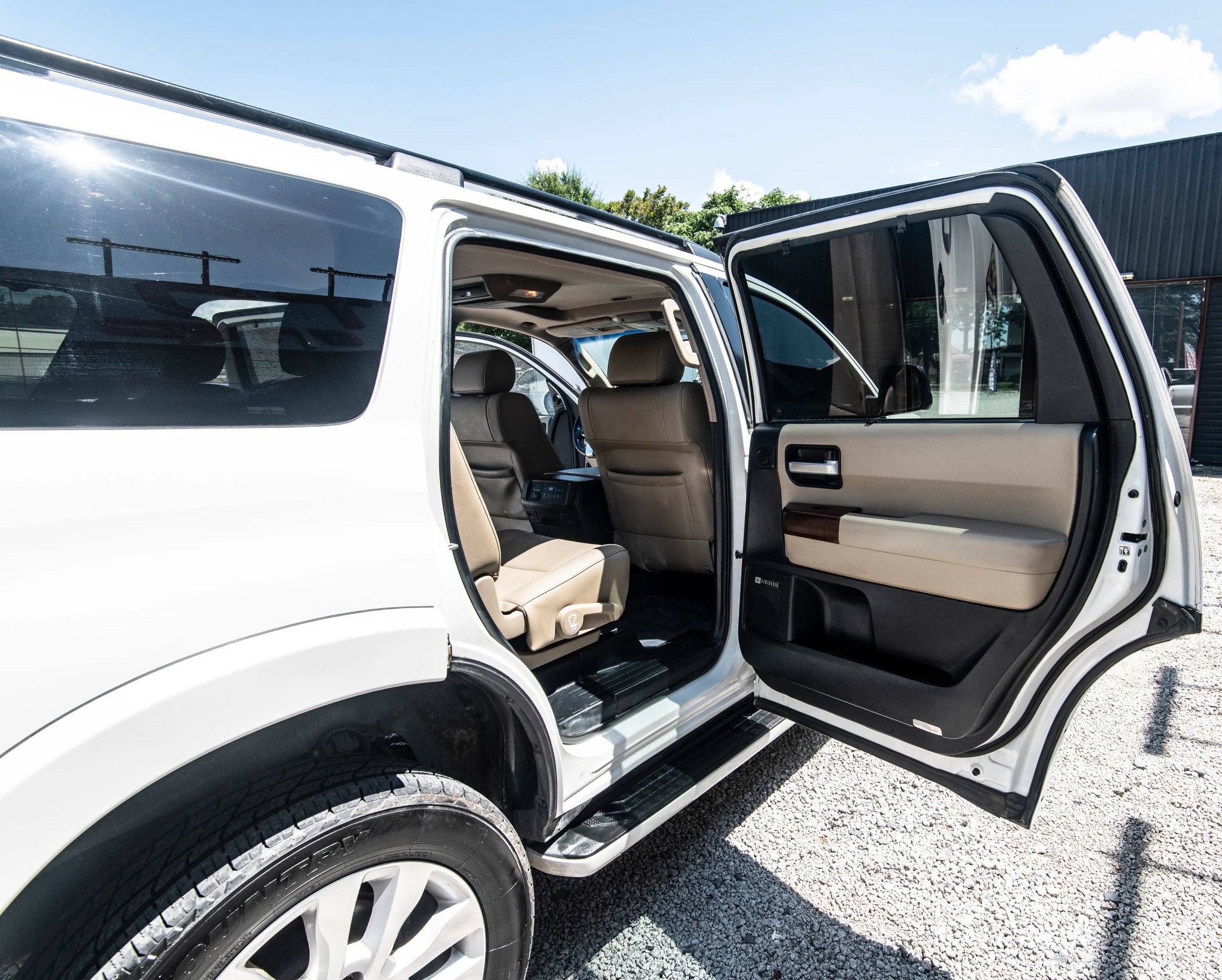 Used 2014 Toyota Sequoia Platinum AWD/4WD image 29