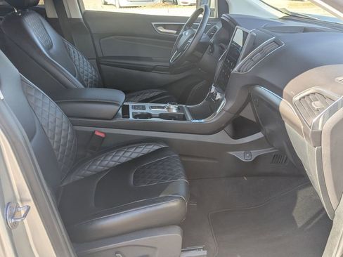 Used 2024 Ford Edge Titanium image 32