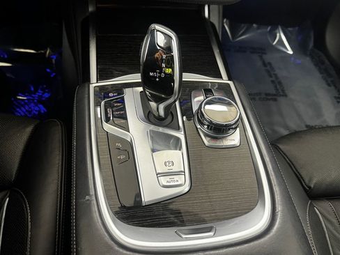 Used 2018 BMW 750i xDrive image 21
