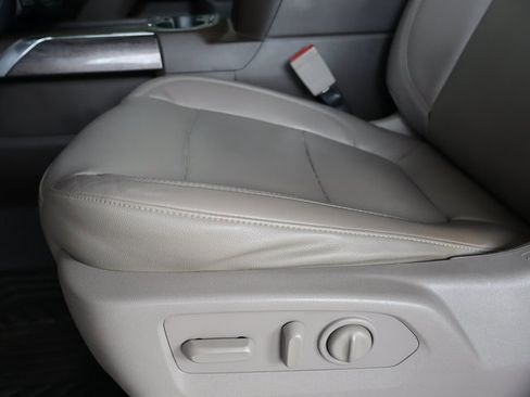 Used 2020 Chevrolet Silverado 2500 LTZ w/ LTZ Plus Package image 16