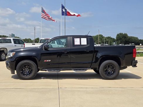 Used 2021 Chevrolet Colorado Z71 w/ Z71 Midnight Edition RWD image 4