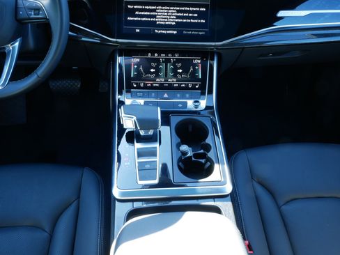 Used 2021 Audi Q8 Premium Plus image 22