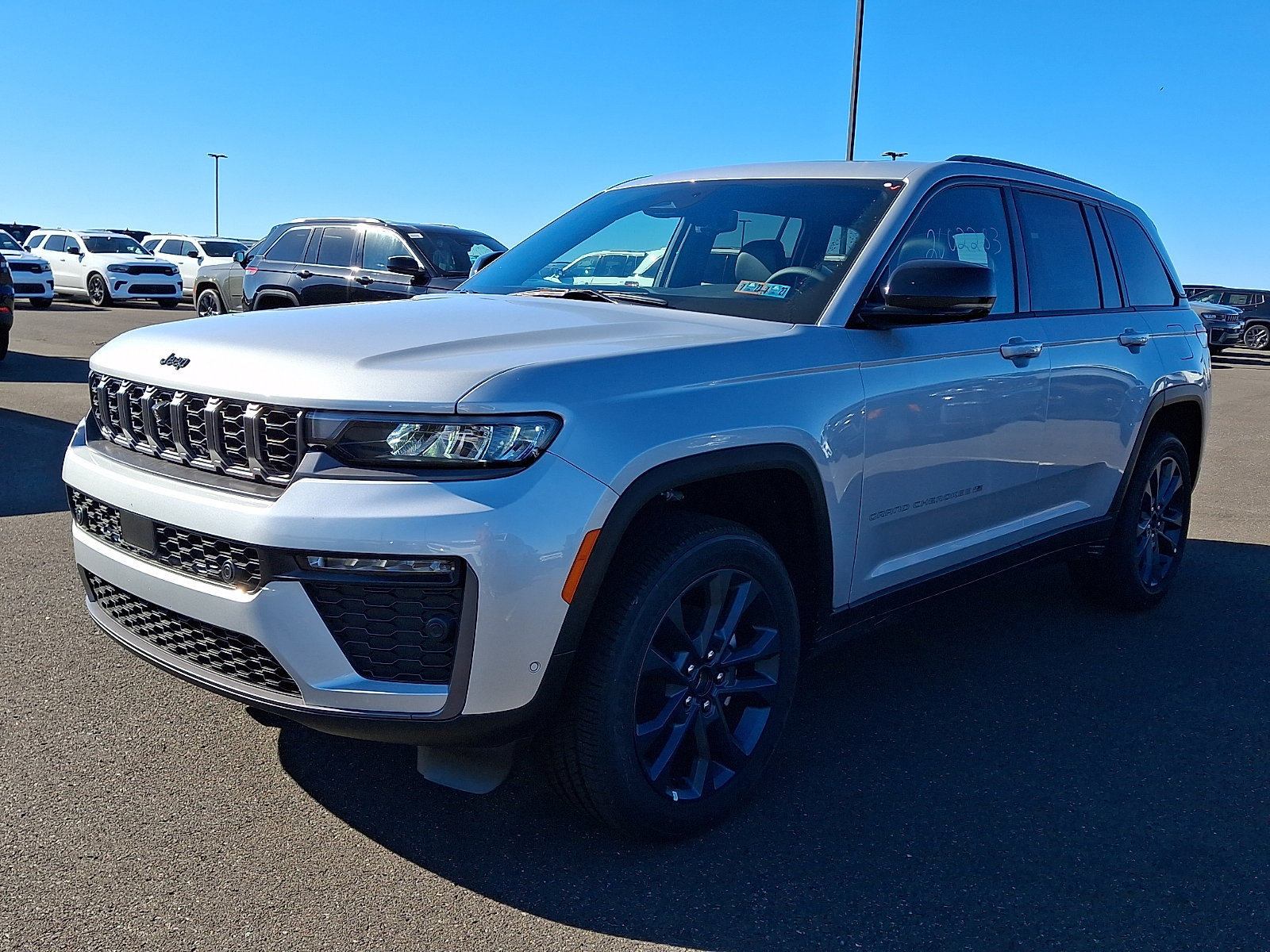 New 2026 Jeep Grand Cherokee Limited AWD/4WD image 2