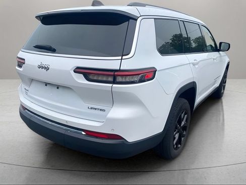 Used 2023 Jeep Grand Cherokee L Limited AWD/4WD image 9