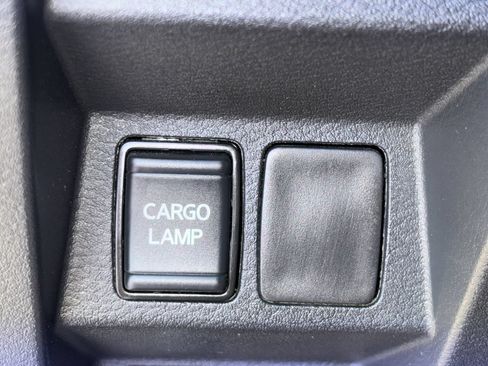 Used 2025 Nissan Frontier SV w/ SV Convenience Package RWD image 25