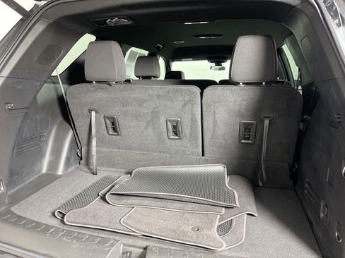 Used 2023 Chevrolet Traverse LT image 11
