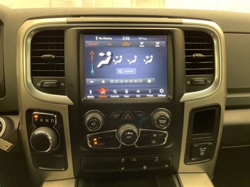 Used 2020 RAM 1500 Classic SLT w/ Luxury Group RWD image 17