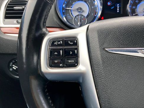 Used 2012 Chrysler 300 Limited image 23