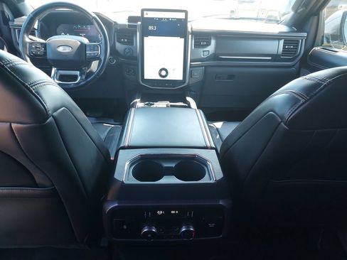 Used 2022 Ford Expedition Platinum AWD/4WD image 10
