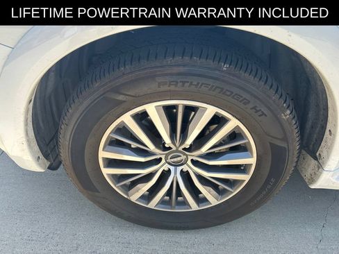 Used 2023 Nissan Armada SL w/ Captain's Chairs Package RWD image 4