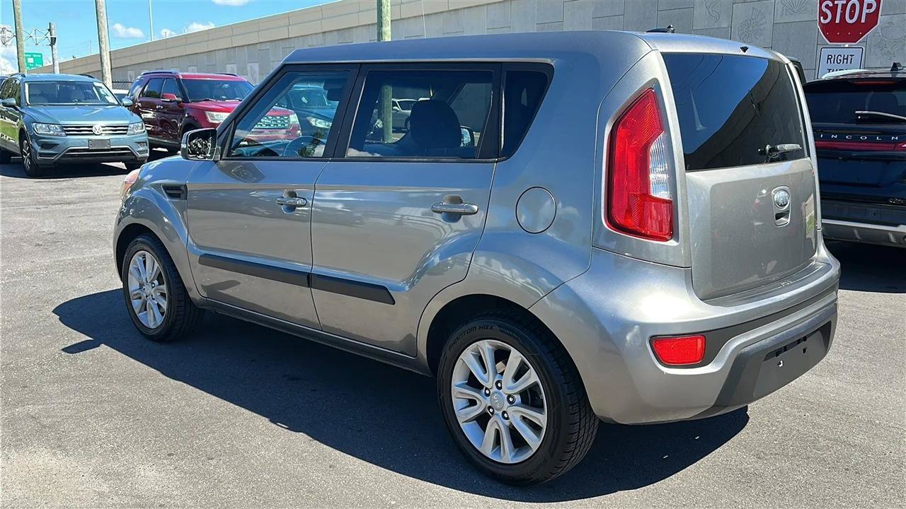 Used 2013 Kia Soul + FWD image 7