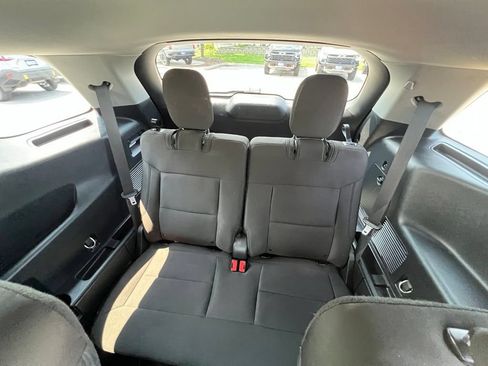 Used 2022 Ford Explorer XLT AWD/4WD image 25