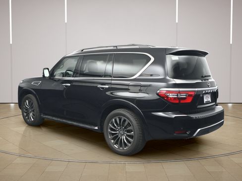 Certified 2024 Nissan Armada Platinum w/ Captain's Chairs Package RWD image 5