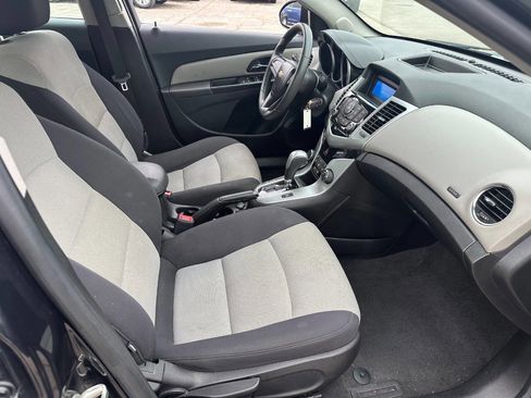 Used 2014 Chevrolet Cruze LS image 11