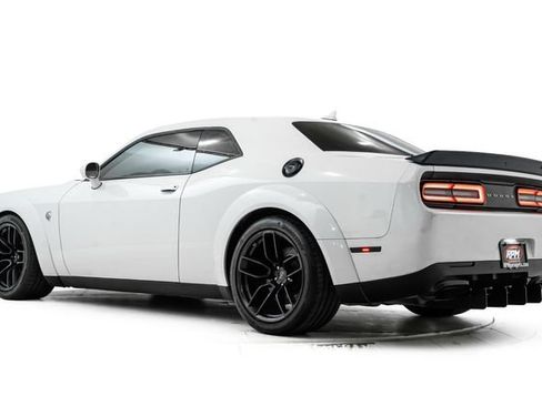Used 2018 Dodge Challenger SRT Hellcat RWD image 10